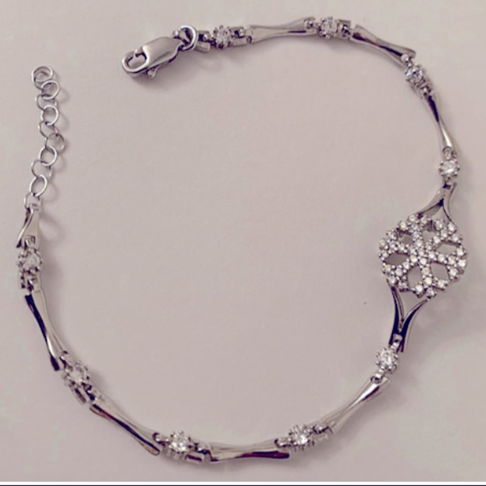 Cubic Zirconia Snowflakes Bracelet-8"